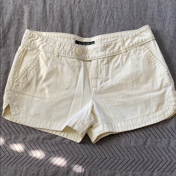 Volcom shorts - Picture 1 of 6